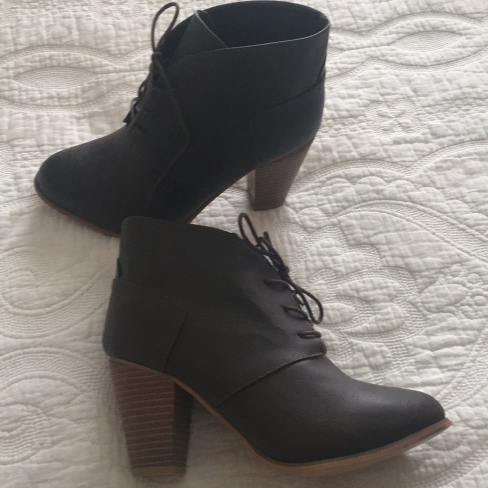 Altered State Booties  size 7.5